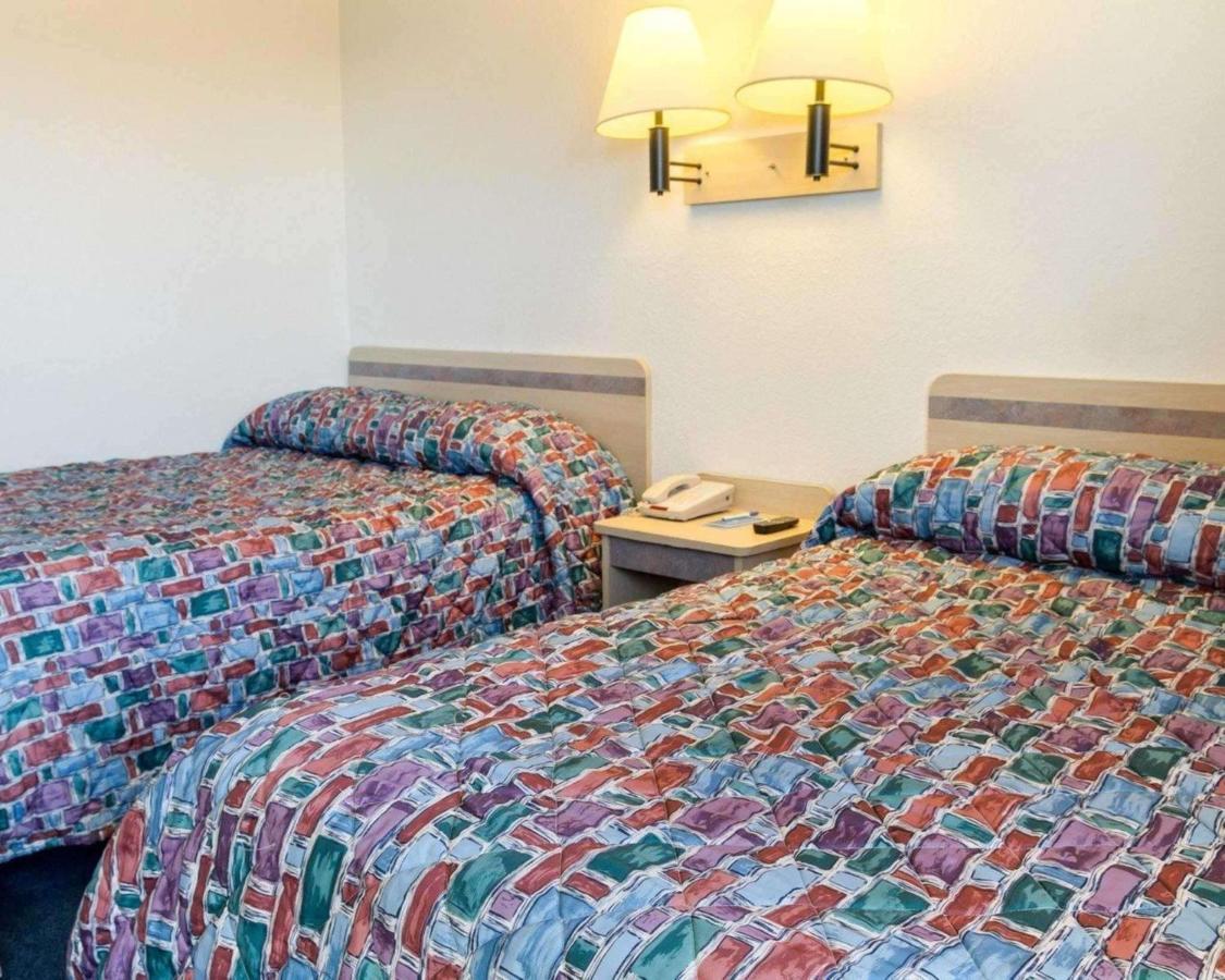Rodeway Inn Columbus Eksteriør bilde