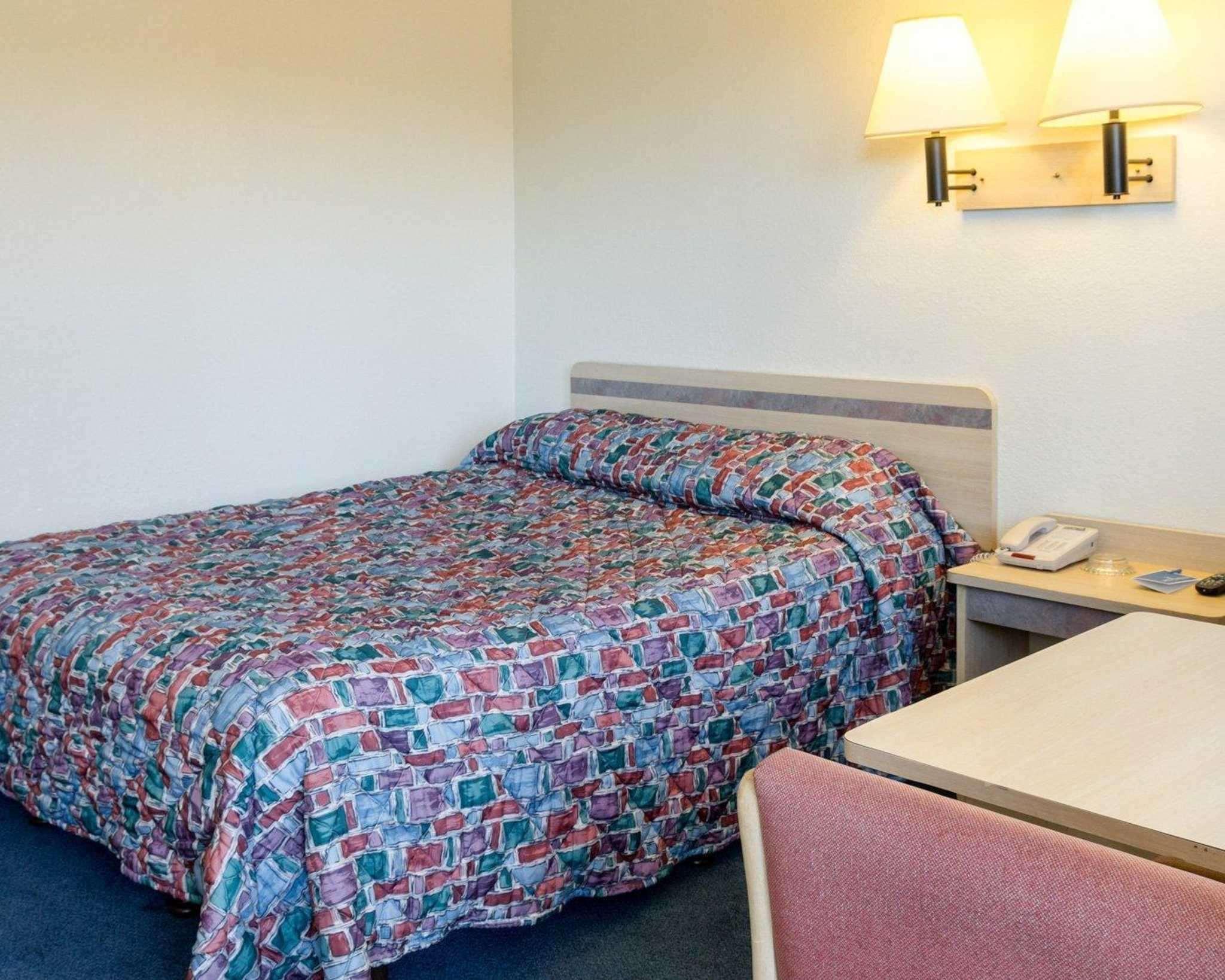 Rodeway Inn Columbus Eksteriør bilde