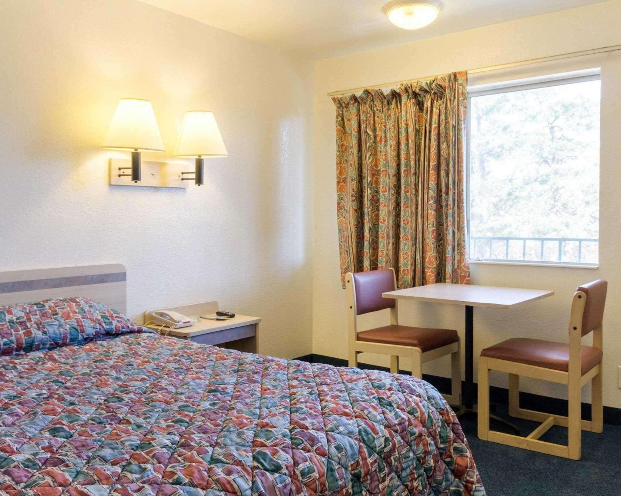 Rodeway Inn Columbus Eksteriør bilde